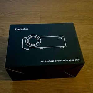 Projector w/ the screen